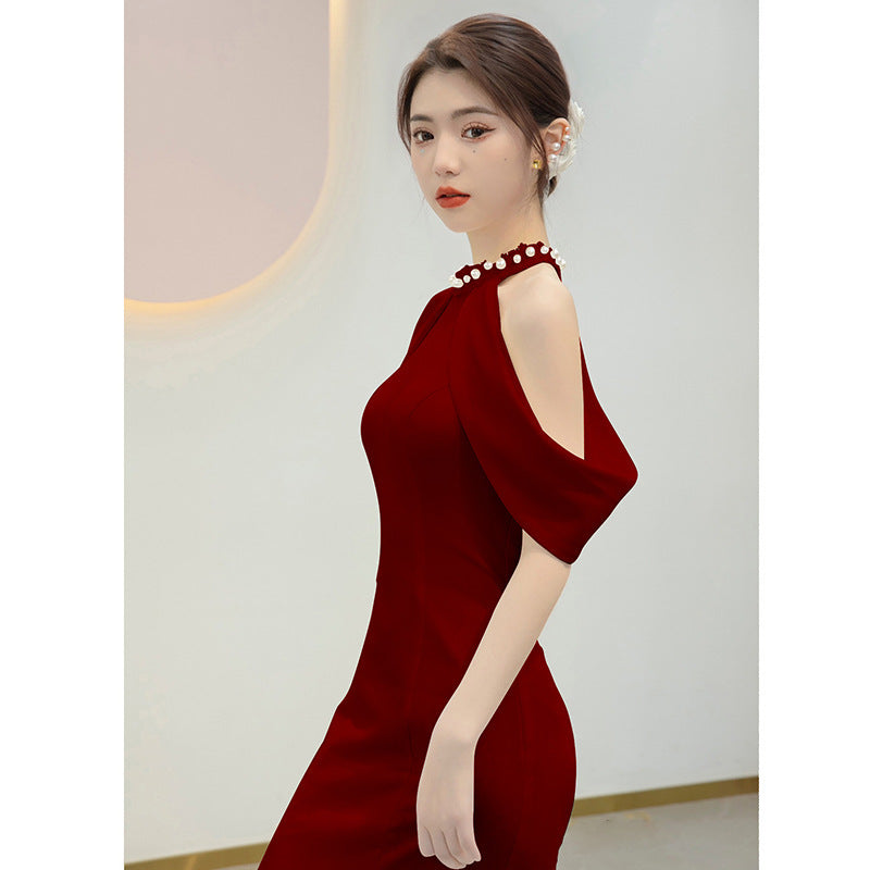 Bride Wine Red Luxury Neck Hanging Wedding Dress – Elegance Redefined