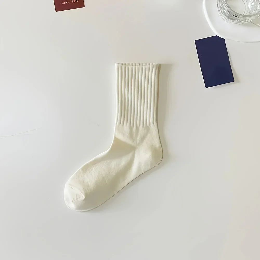 🧦 5–6 Pairs Unisex Casual Plain Color Socks