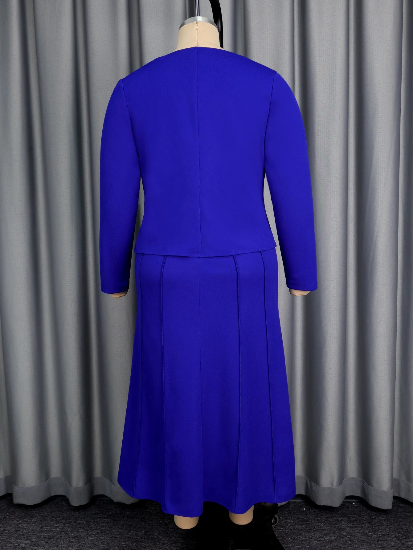 ✨ Two-Piece Women’s Outfit – Blazer + Suspender A-Line Midi Dress ✨