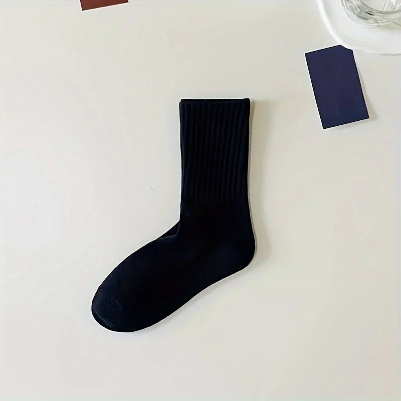 🧦 5–6 Pairs Unisex Casual Plain Color Socks