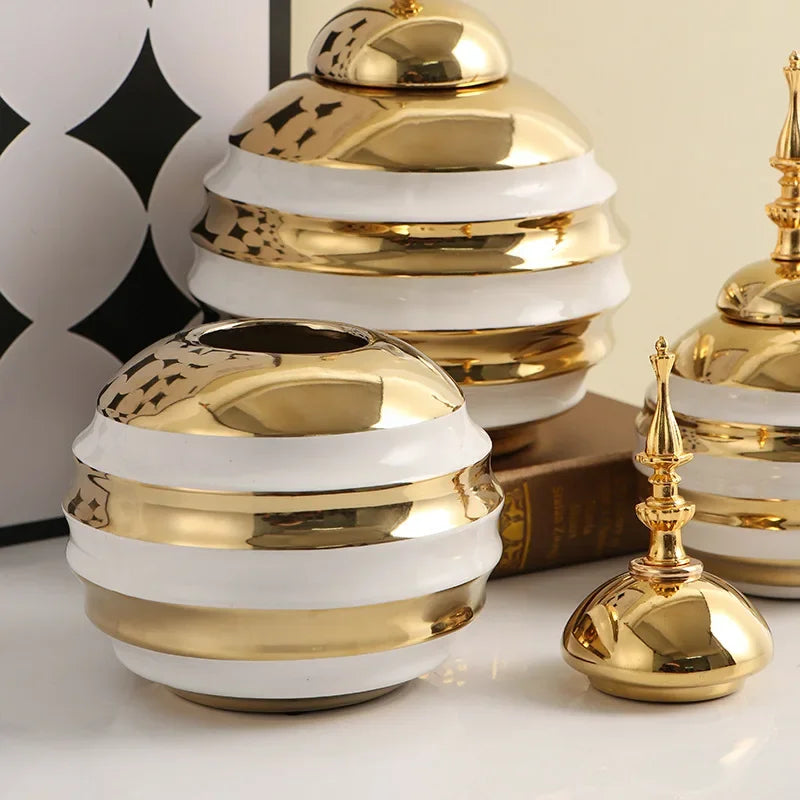 Gold Ceramic Ginger Jar – A Touch of Vintage Elegance