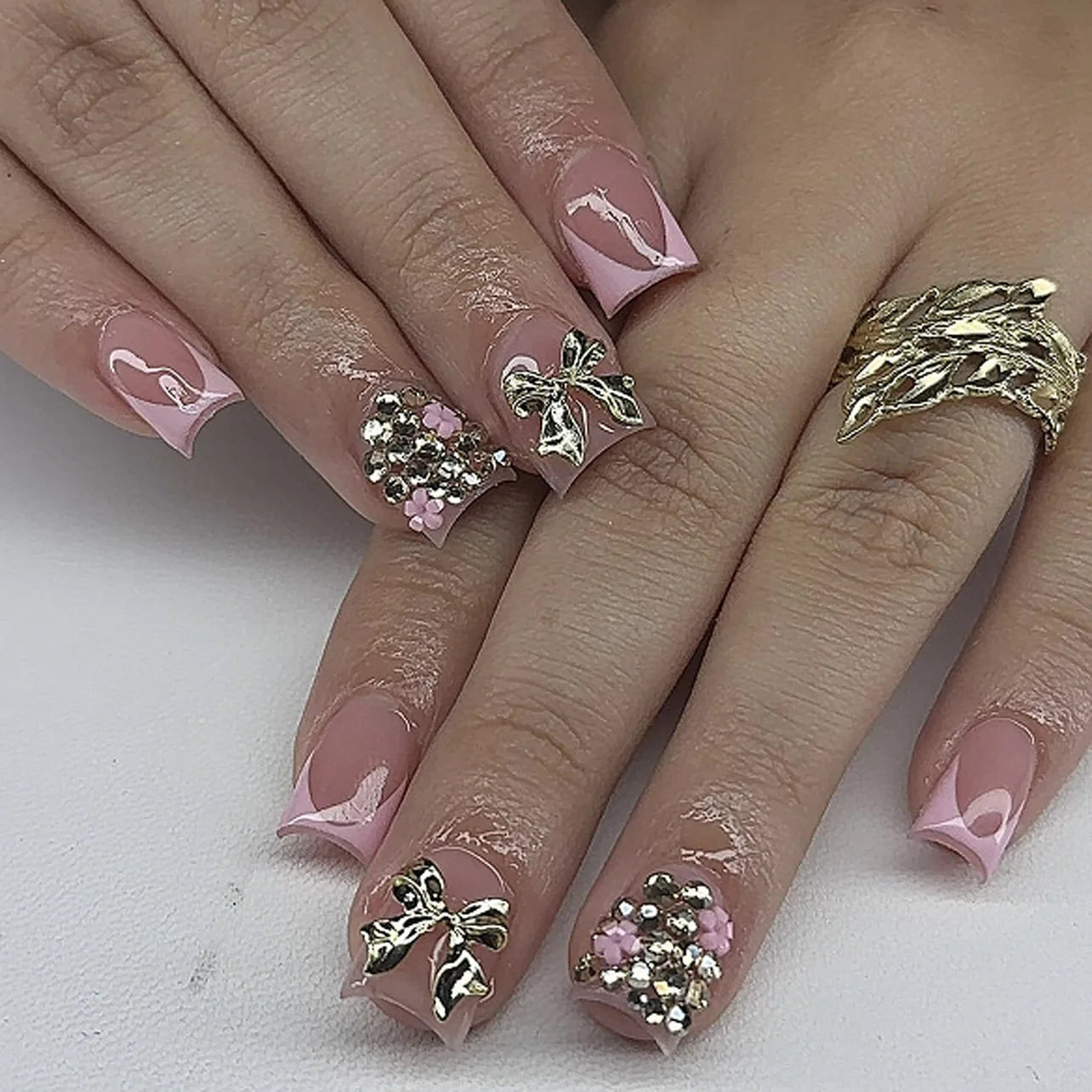 π€ 24pcs Short Almond Press-On Nails β Black Bowknot & White Pearl French Tips