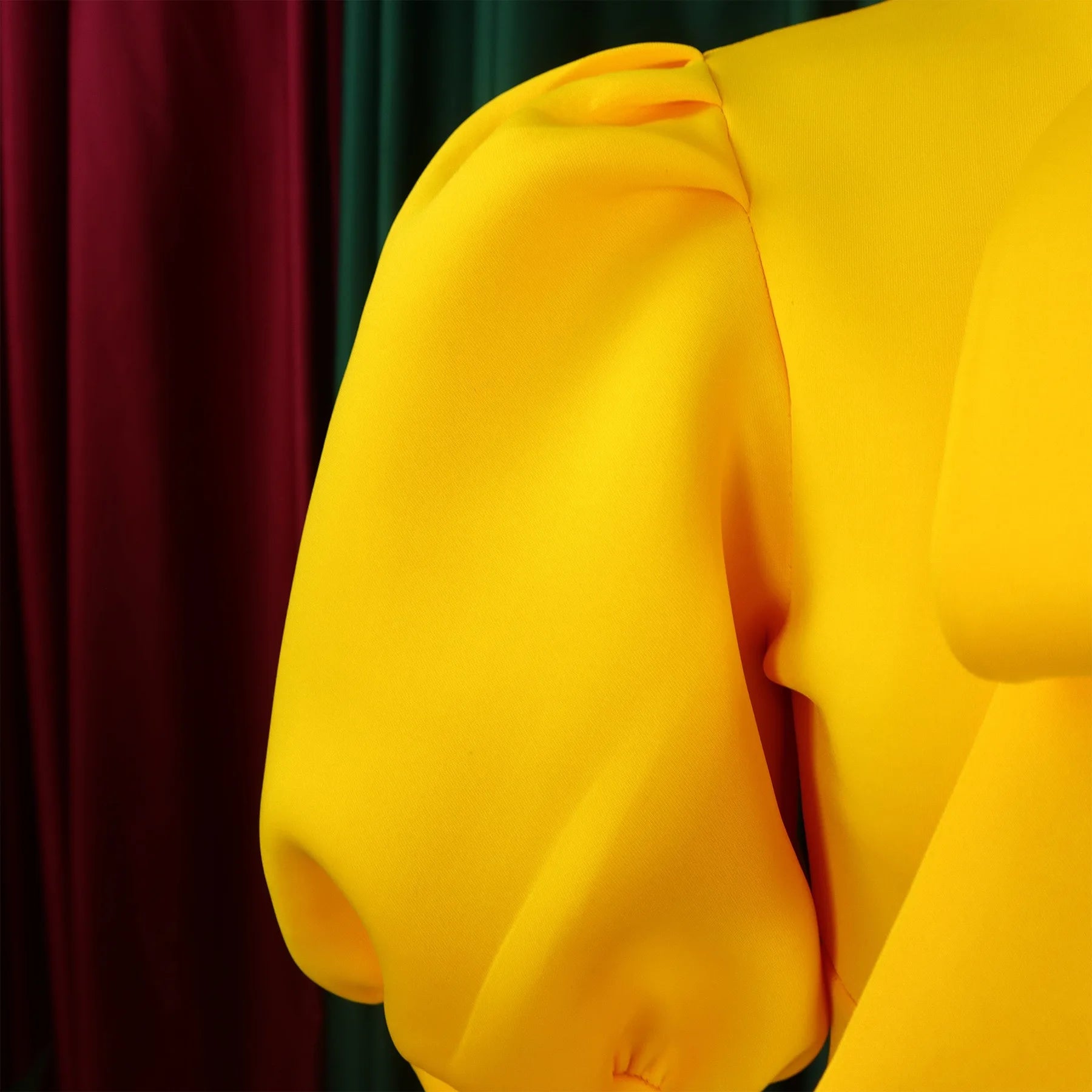 Turn Heads at Your Next Event with Timeless Elegance β¨