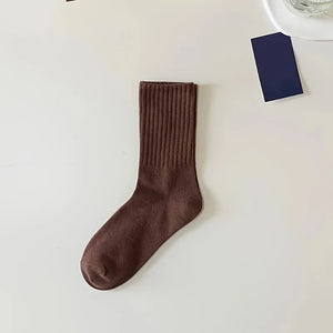 🧦 5–6 Pairs Unisex Casual Plain Color Socks