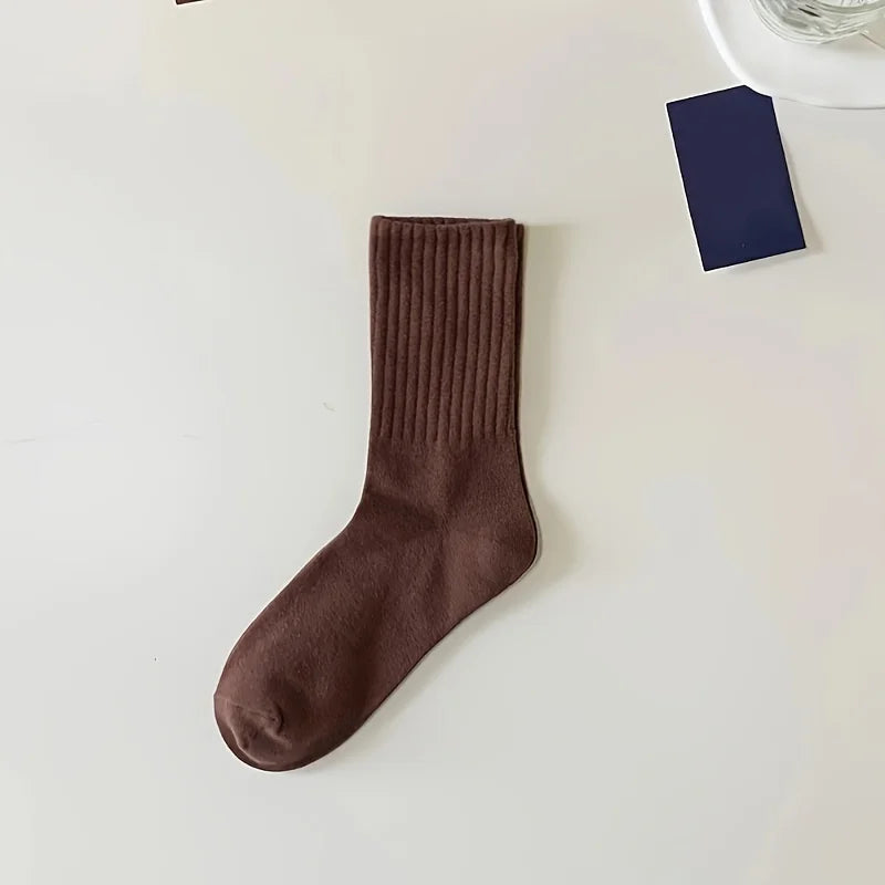 🧦 5–6 Pairs Unisex Casual Plain Color Socks