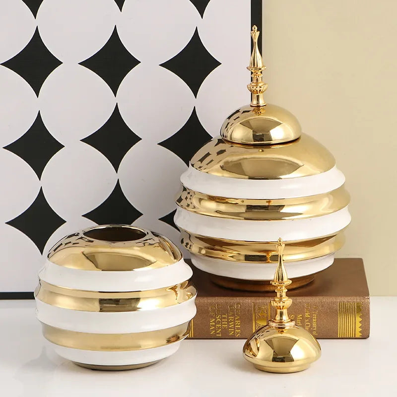 Gold Ceramic Ginger Jar – A Touch of Vintage Elegance