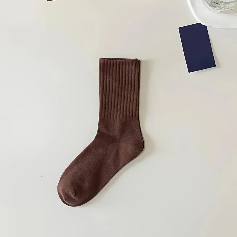 🧦 5–6 Pairs Unisex Casual Plain Color Socks