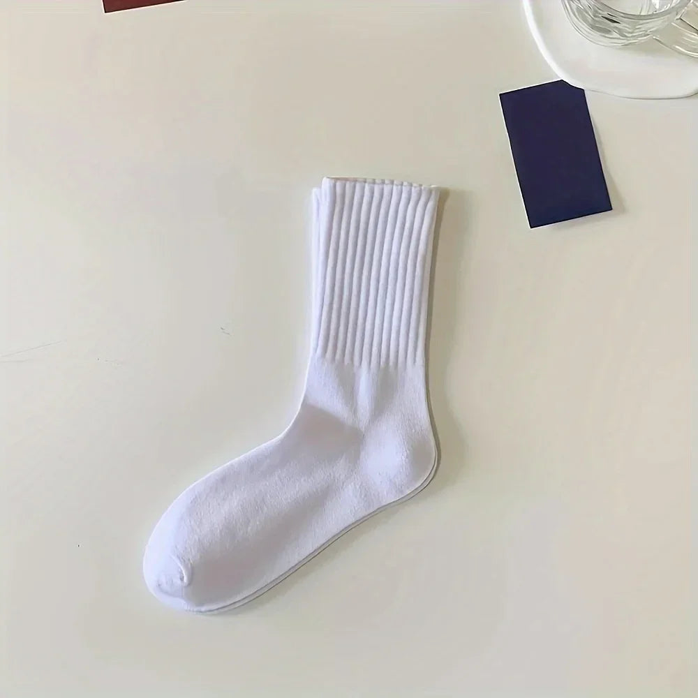 🧦 5–6 Pairs Unisex Casual Plain Color Socks