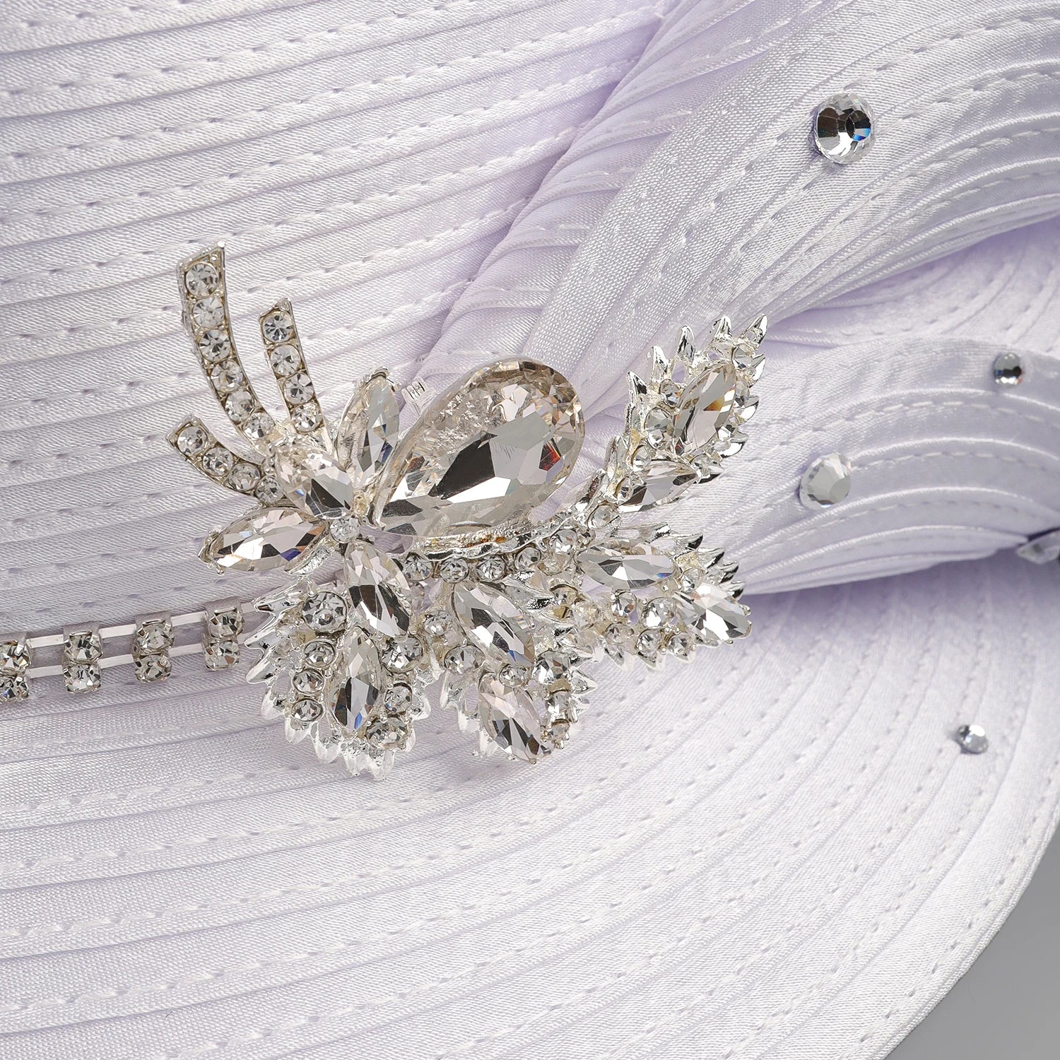 Fashion White Women’s Church & Kentucky Derby Fascinator Hat