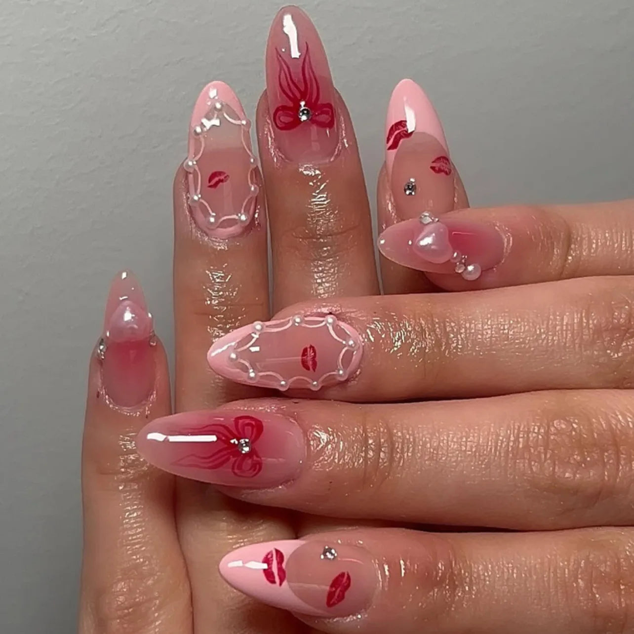 ๐ผ 24pcs White Flower Press-On Nails โ INS Yellow & Pink Blush Tones