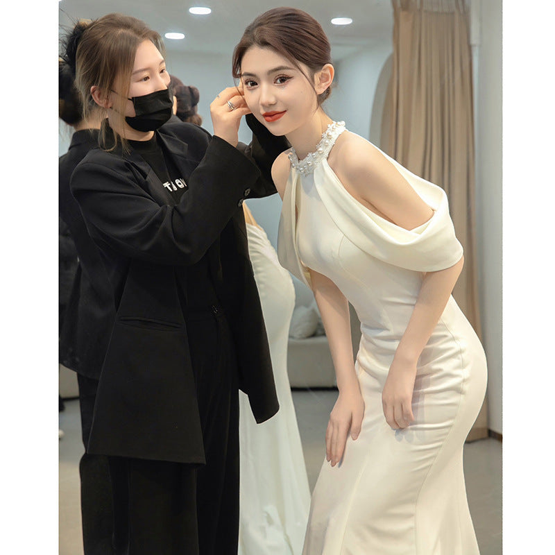 Bride Wine Red Luxury Neck Hanging Wedding Dress – Elegance Redefined