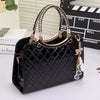 Elegant Designer Shoulder Bag – The Perfect Blend of Style & Function