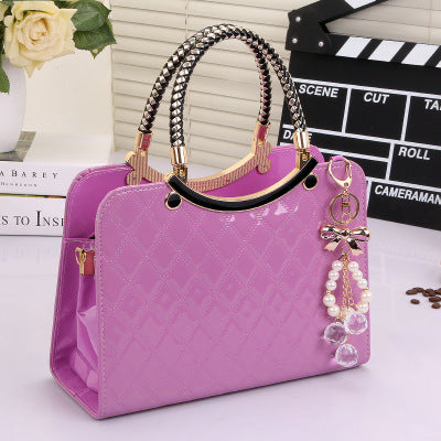 Elegant Designer Shoulder Bag – The Perfect Blend of Style & Function