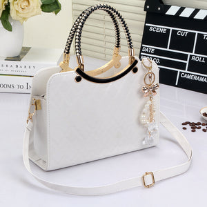 Elegant Designer Shoulder Bag – The Perfect Blend of Style & Function