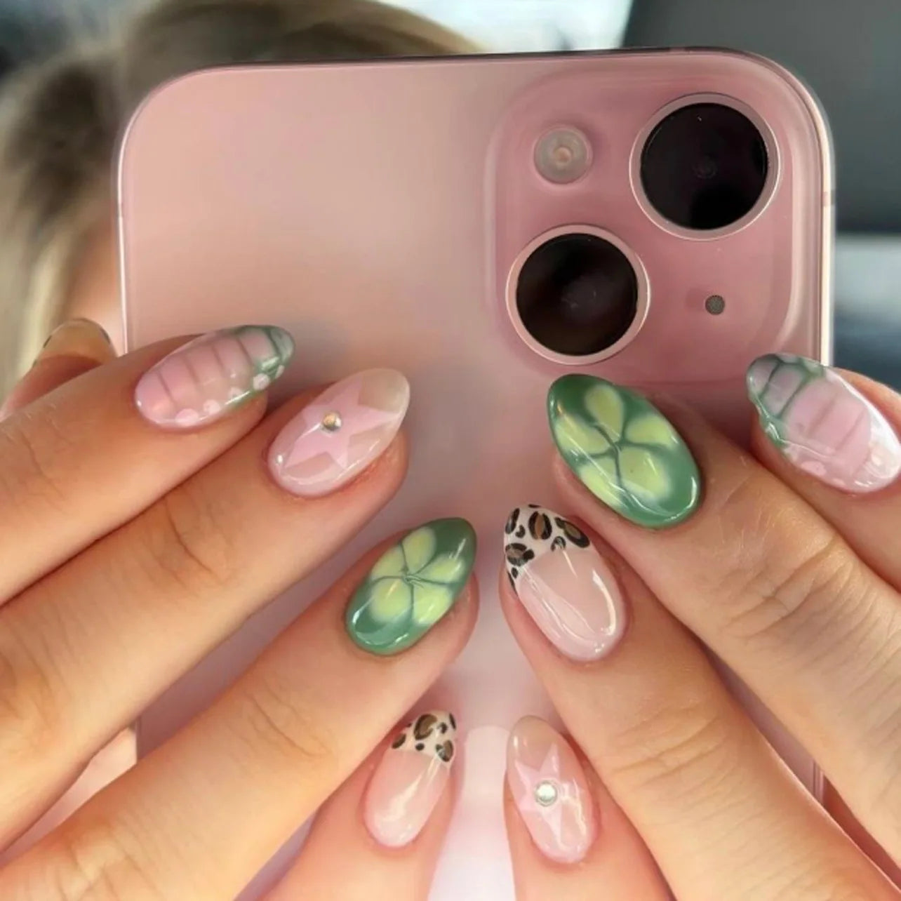 🌼 24pcs White Flower Press-On Nails – INS Yellow & Pink Blush Tones