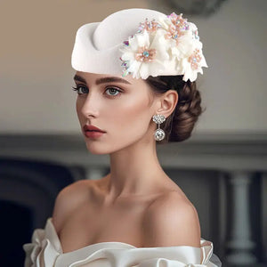 🌸 Elegant Charm Meets Timeless Style
Vintage Felt Turban Hat with Flower – Soft Beret Style for Women