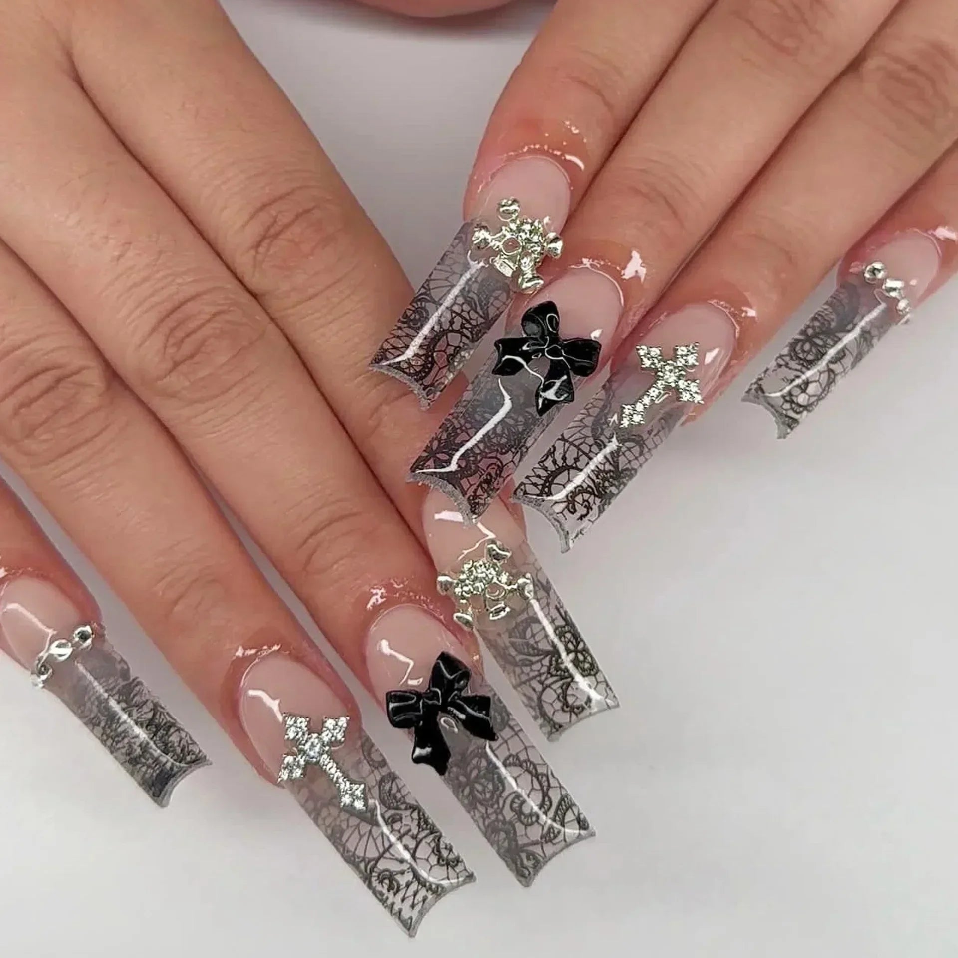 🖤 24pcs Short Almond Press-On Nails – Black Bowknot & White Pearl French Tips