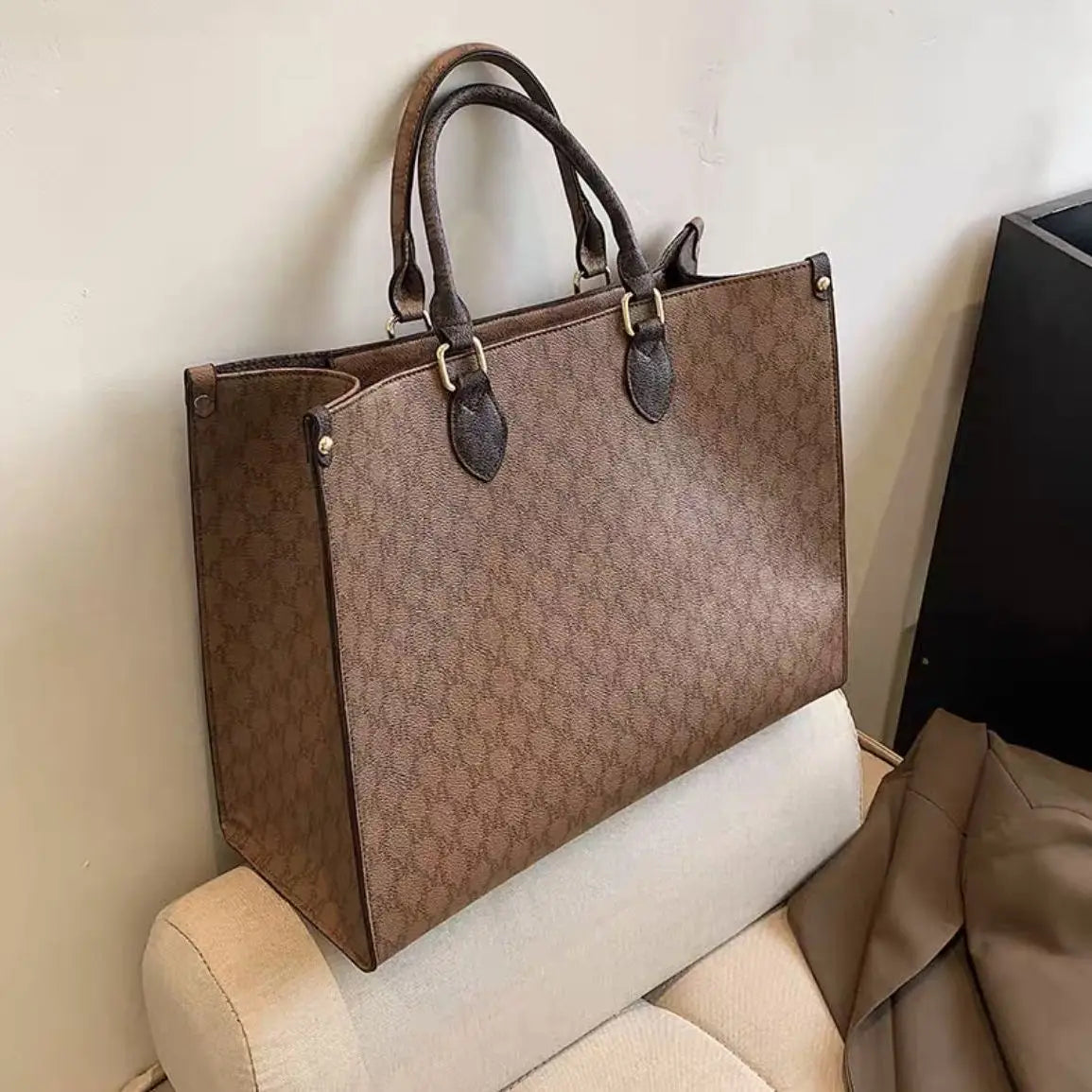 New Fashion Portable Shopping Bag – Large Capacity & Elegance Combined!