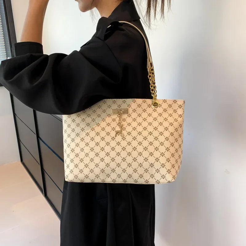 ☀️ Summer Essential: Your Go-To Retro Tote