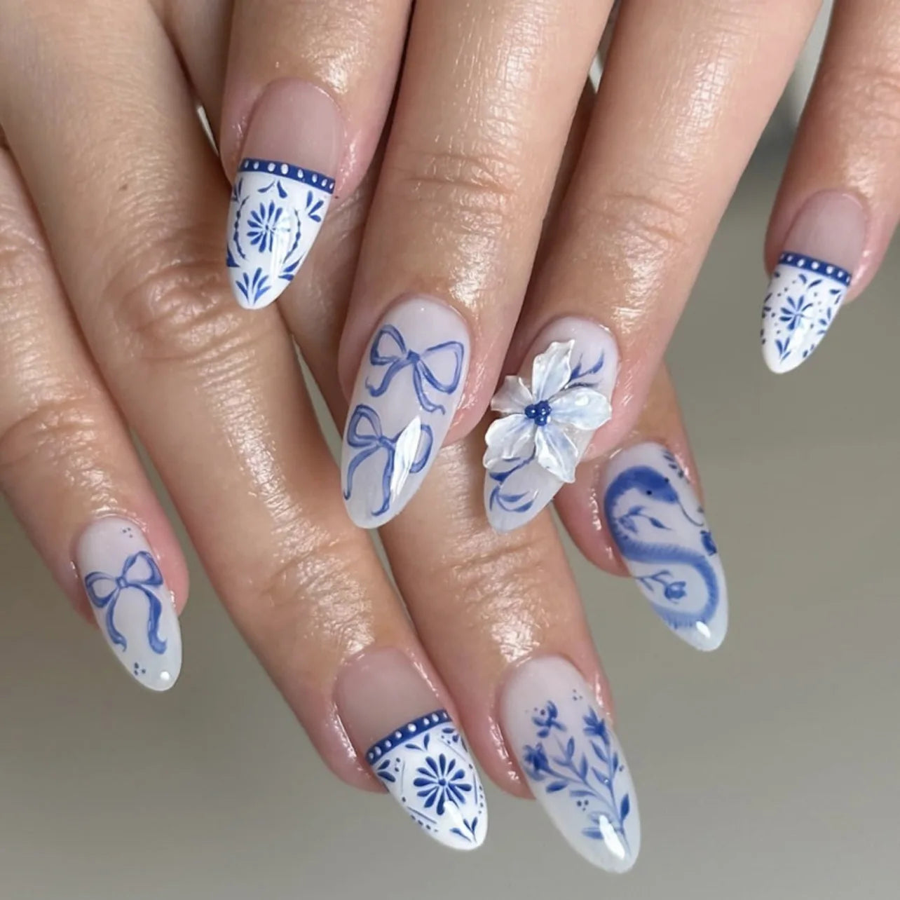 🌼 24pcs White Flower Press-On Nails – INS Yellow & Pink Blush Tones