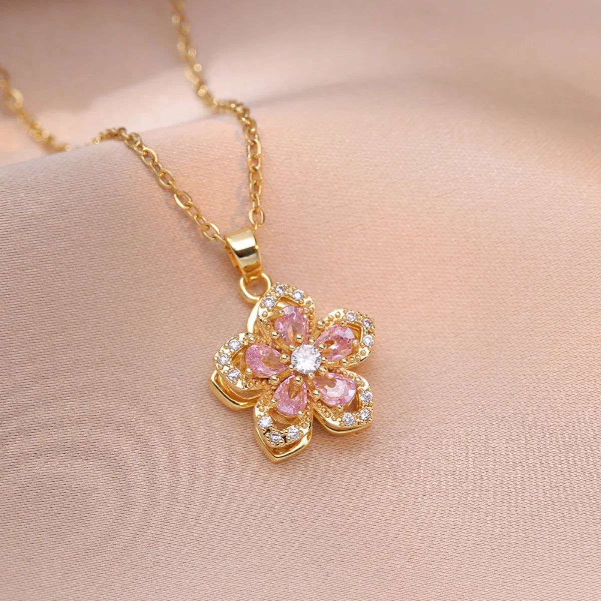 🌸 Light Luxury Zircon Rotatable Flower Pendant Necklace