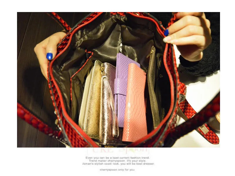 Luxury Diamond-Embellished Leather Handbag ✨💎