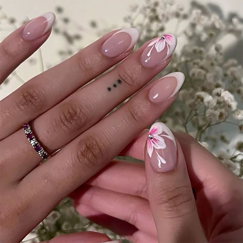 🌼 24pcs White Flower Press-On Nails – INS Yellow & Pink Blush Tones