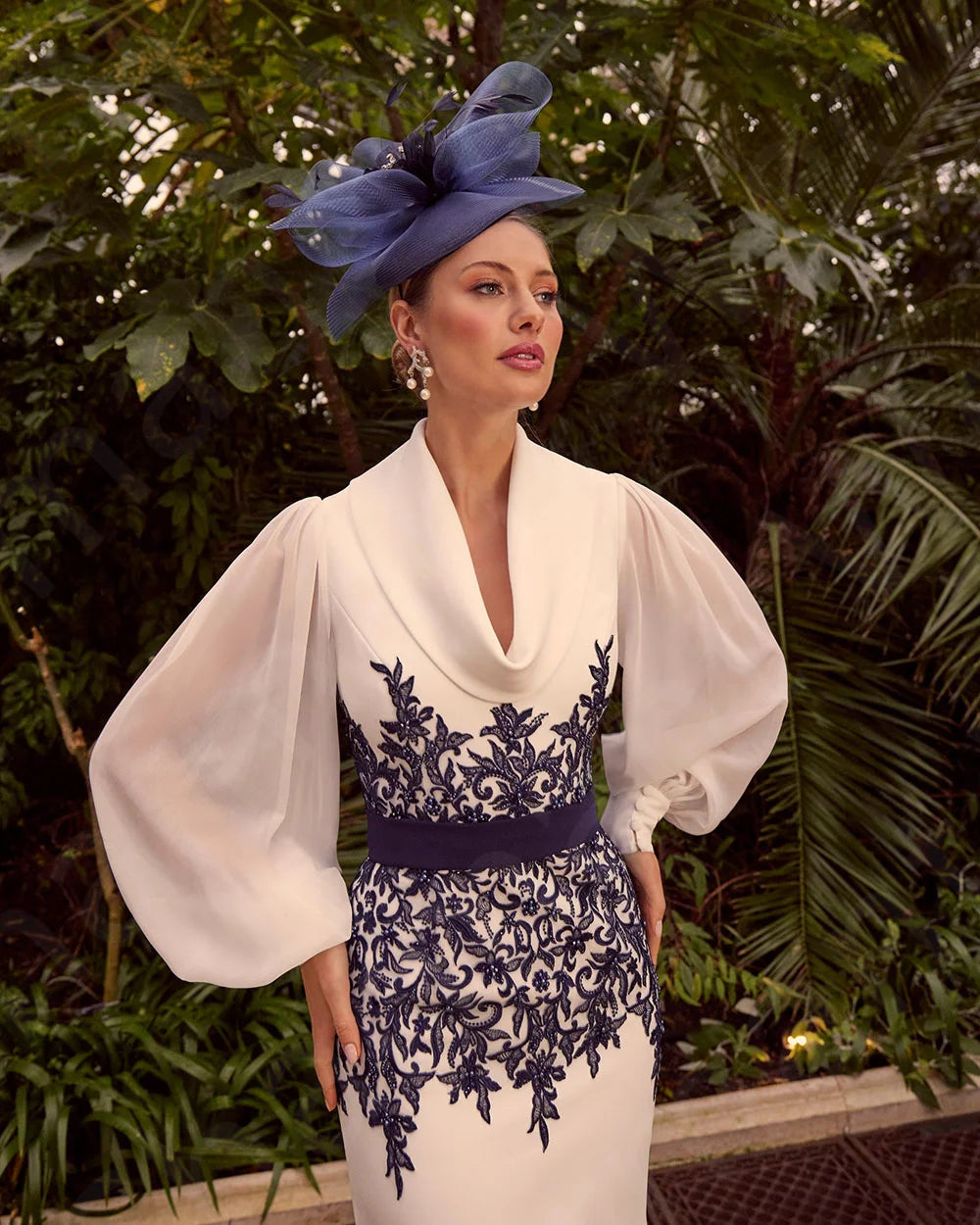 Customized Ivory Mother of the Bride Dress – Contrast Color Lace Tea-Length Gown