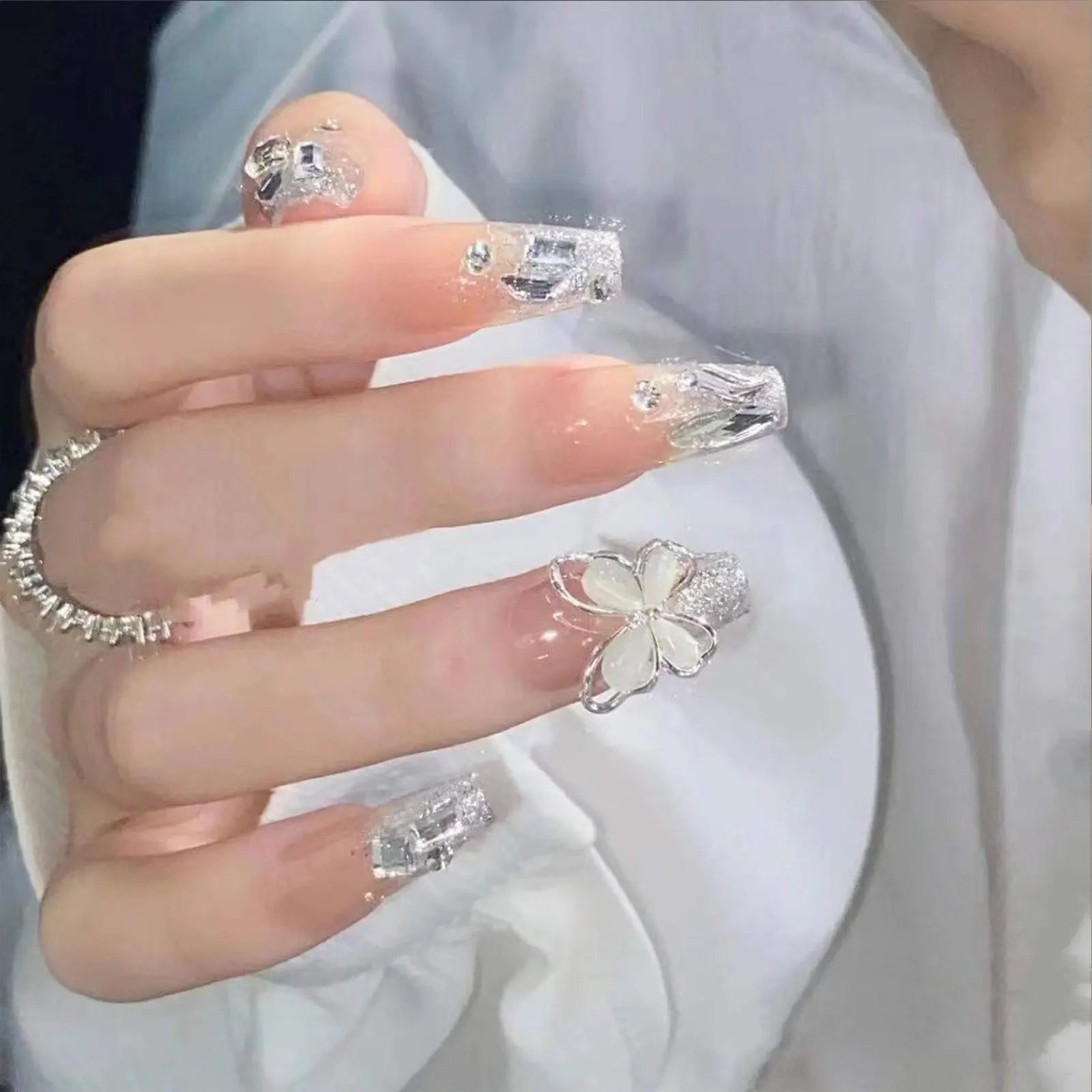 🦋 Bright Shining Butterfly False Nails – Sparkle, Style & Delicate Charm