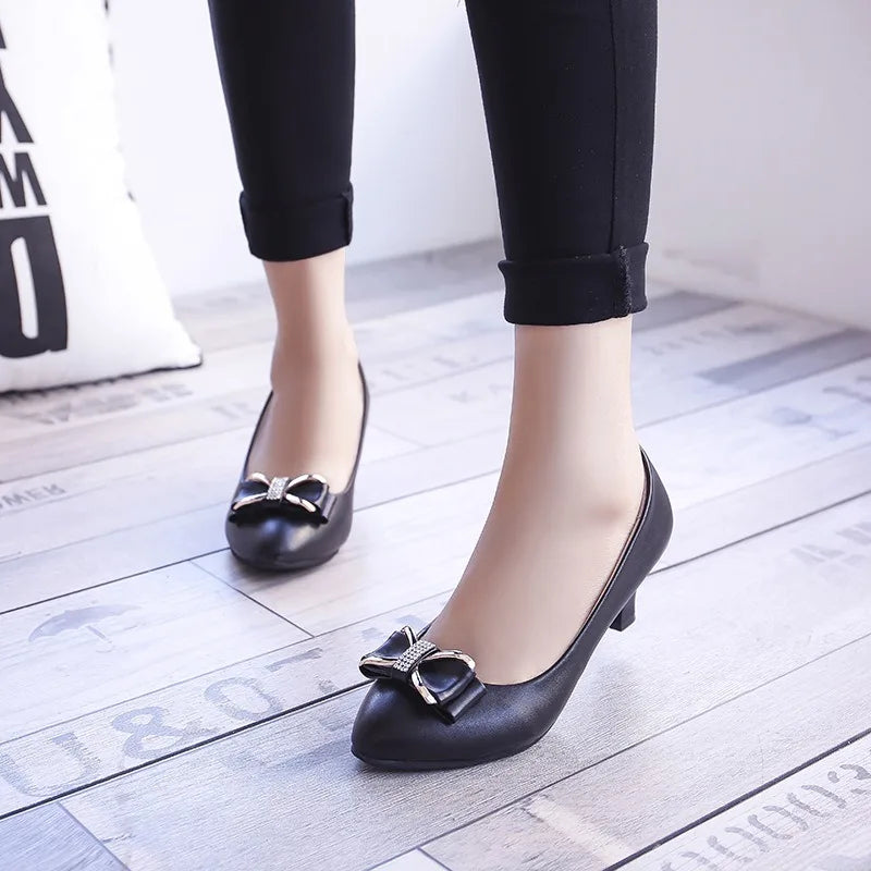 Elegant & Stylish Mid-Heel Pumps – The Perfect Blend of Comfort and Class!