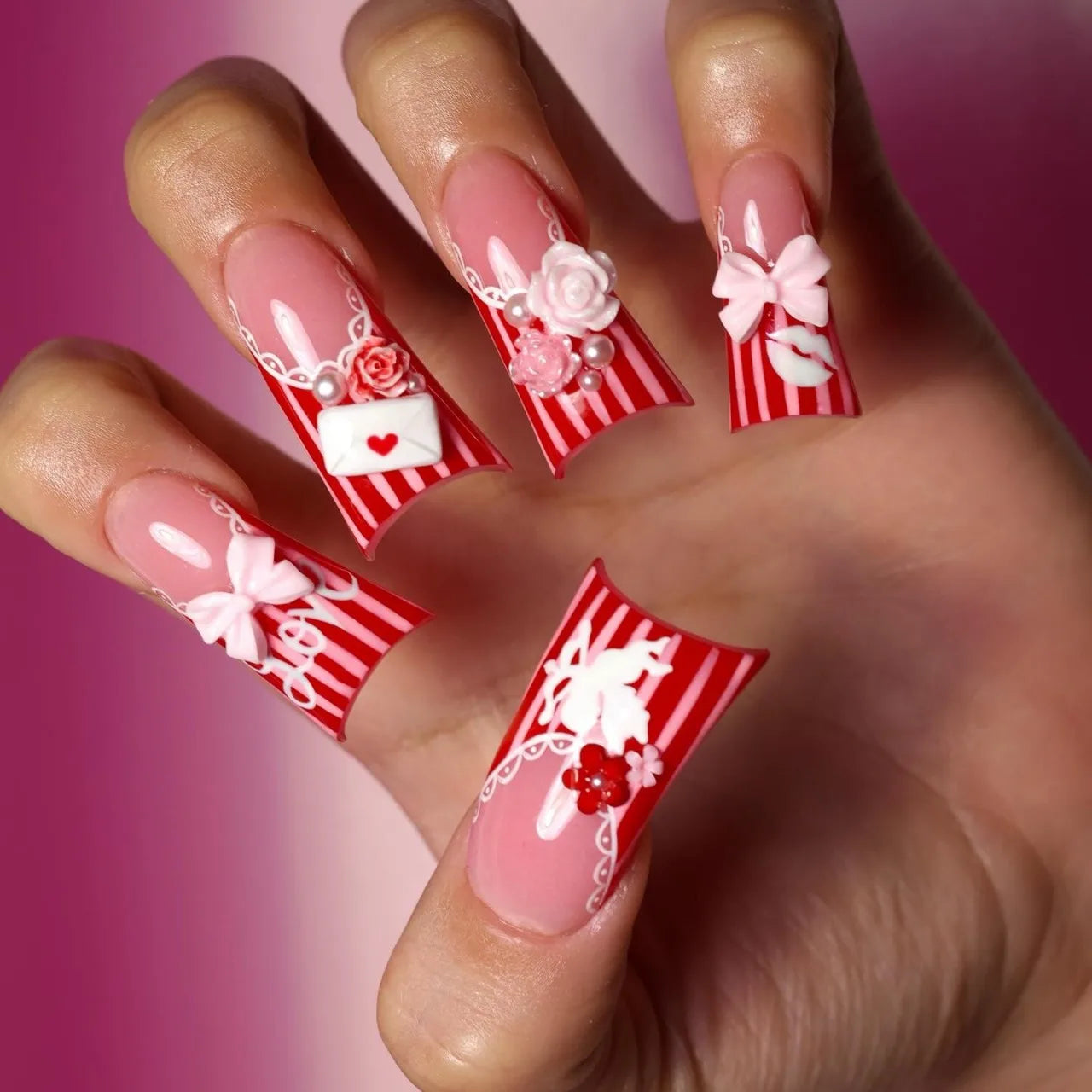 💎 24pcs Duckbill French Press-On Nails – Glitter, Rhinestones & Floral Charm