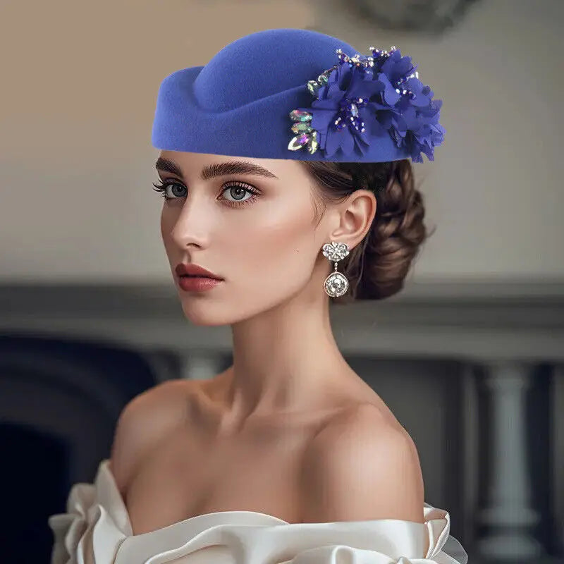 🌸 Elegant Charm Meets Timeless Style
Vintage Felt Turban Hat with Flower – Soft Beret Style for Women