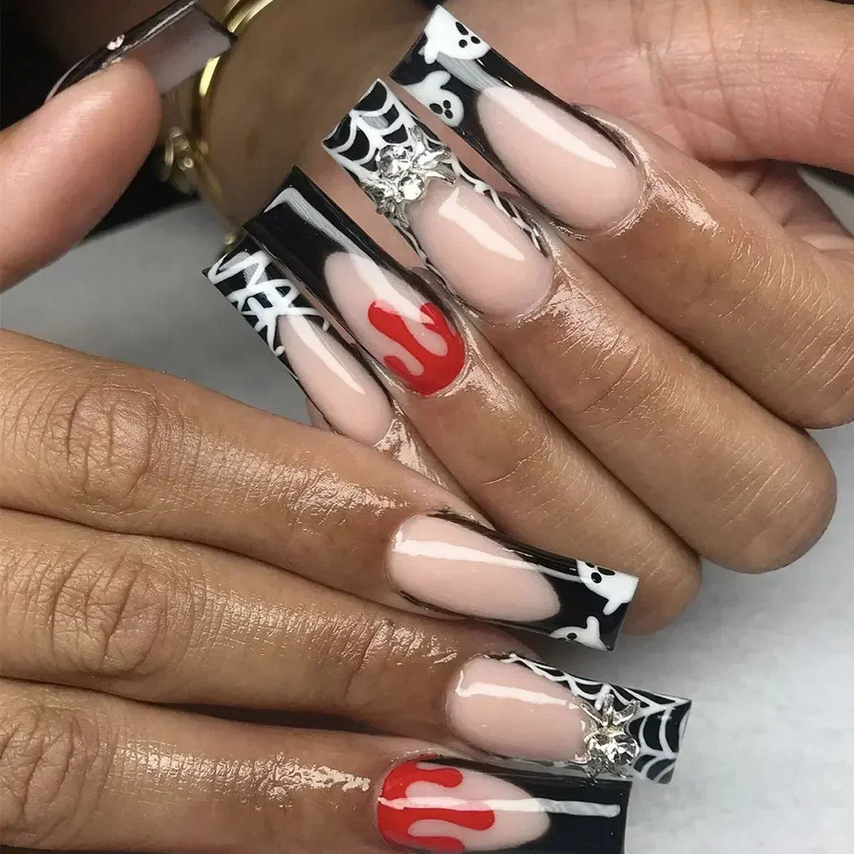 🖤 24pcs Short Almond Press-On Nails – Black Bowknot & White Pearl French Tips