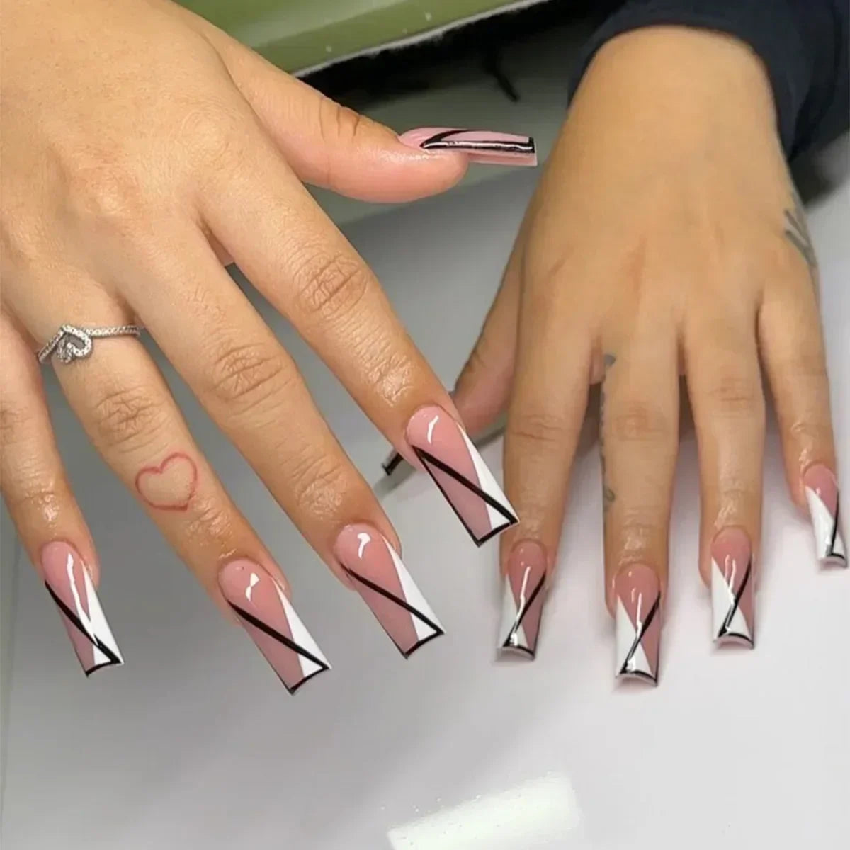 💋 Romantic Red Lips Valentine’s Day Press-On Nails