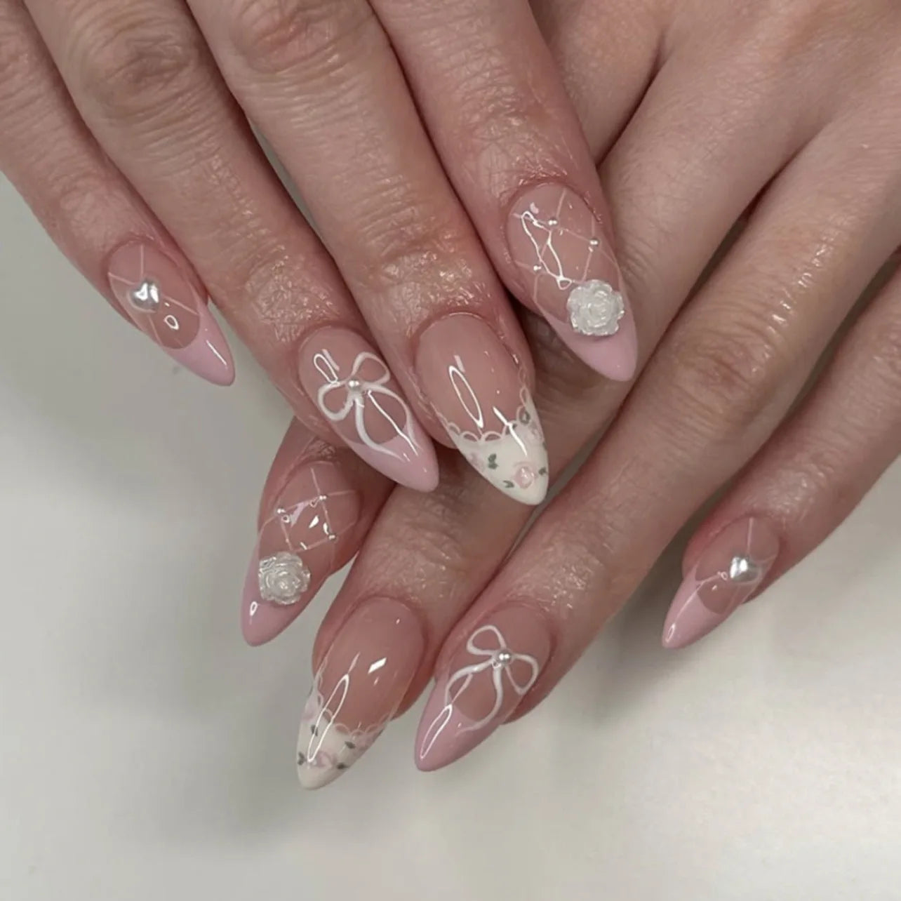 🌼 24pcs White Flower Press-On Nails – INS Yellow & Pink Blush Tones
