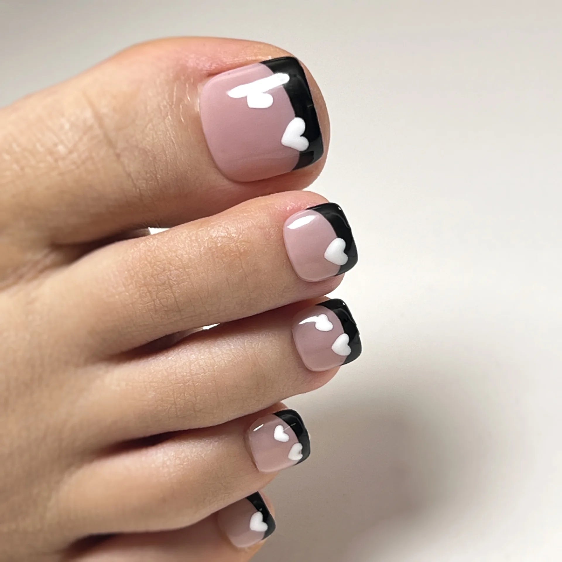 🦋 24pcs Butterfly Design Press-On Toe Nails – Short French Style with Rhinestones