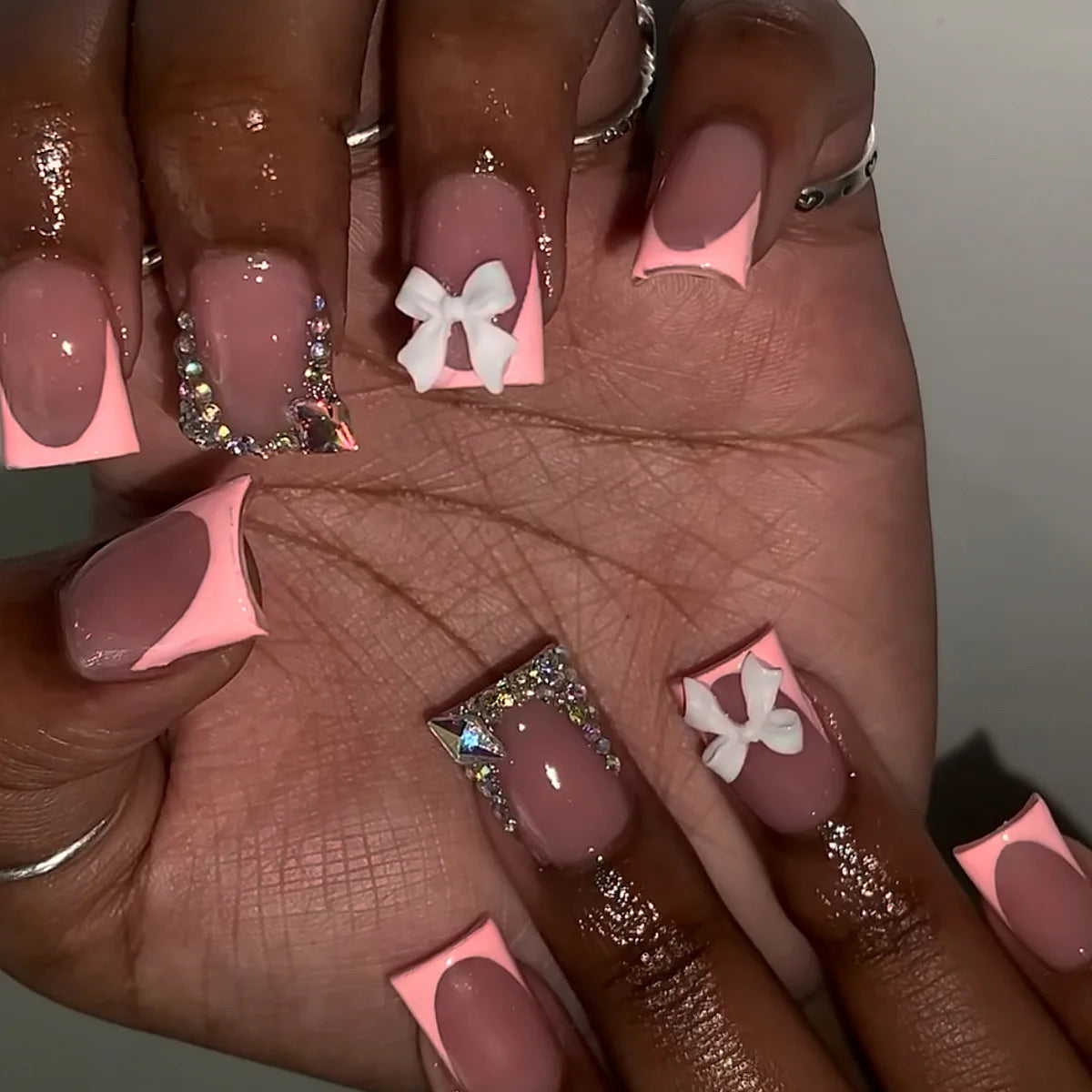 💎 24pcs Duckbill French Press-On Nails – Glitter, Rhinestones & Floral Charm
