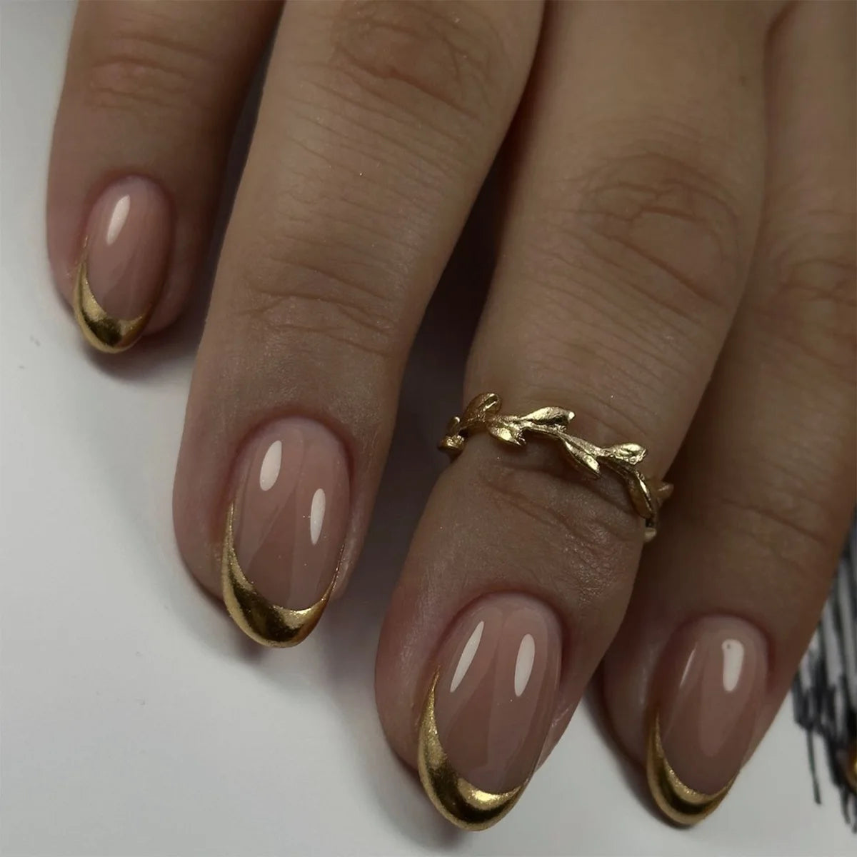 ⭐ 24pcs Simple French Almond Press-On Nails – Chic Stars & Easy Style
