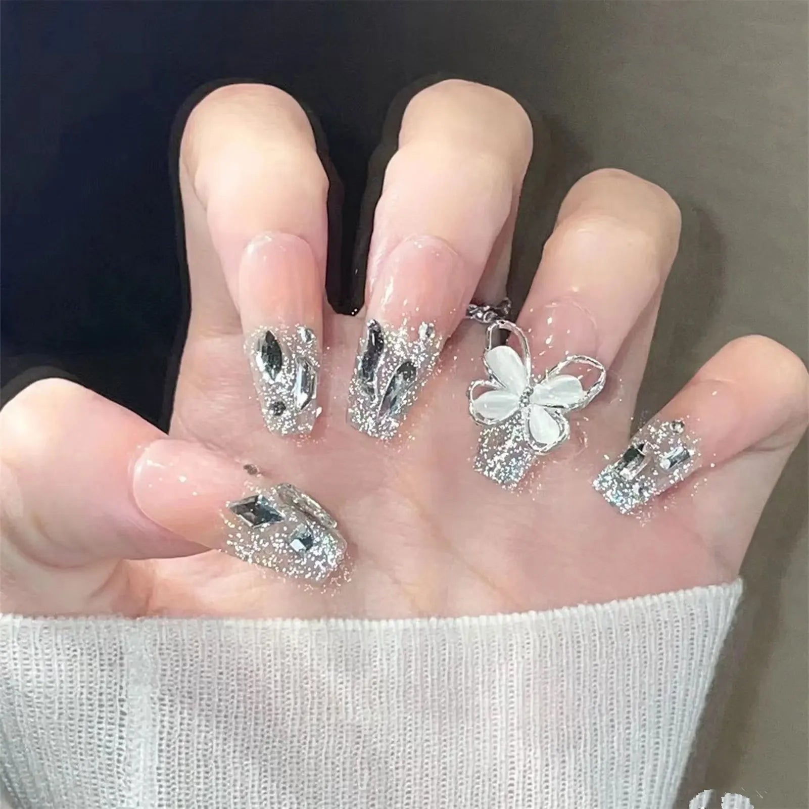 🦋 Bright Shining Butterfly False Nails – Sparkle, Style & Delicate Charm