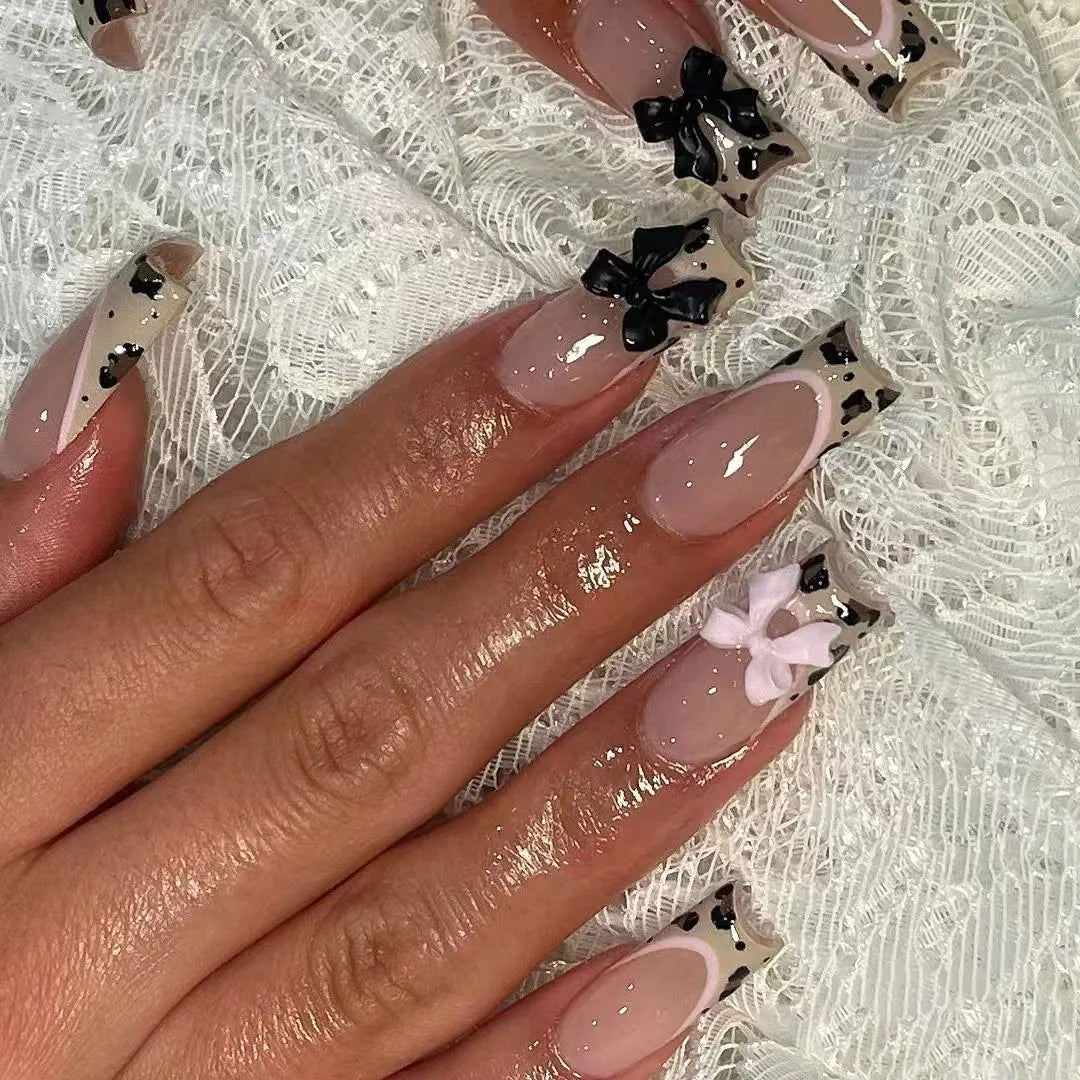 🖤 24pcs Short Almond Press-On Nails – Black Bowknot & White Pearl French Tips