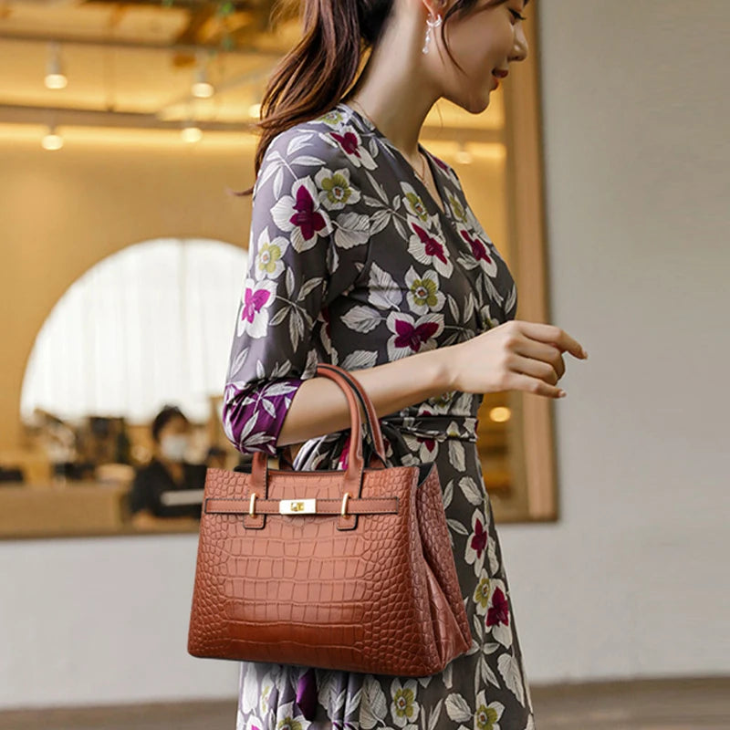Layer Women's Single Shoulder Bag – Stylish, Spacious & Sophisticated!