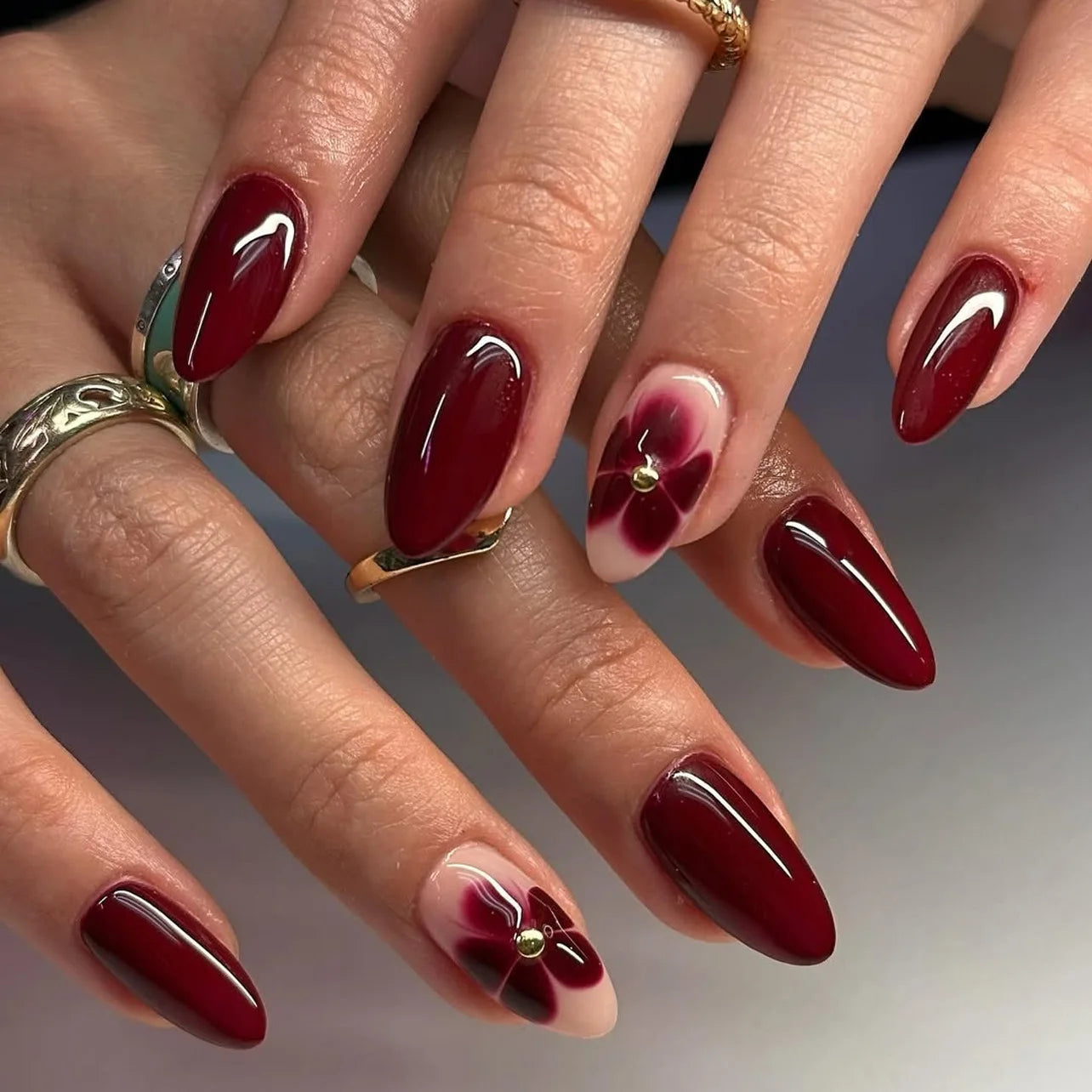 🌺 24pcs Red Almond Press-On Nails – Elegant Floral Design