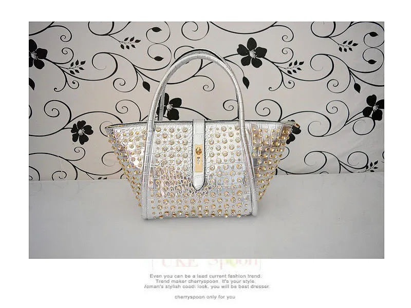 Luxury Diamond-Embellished Leather Handbag ✨💎