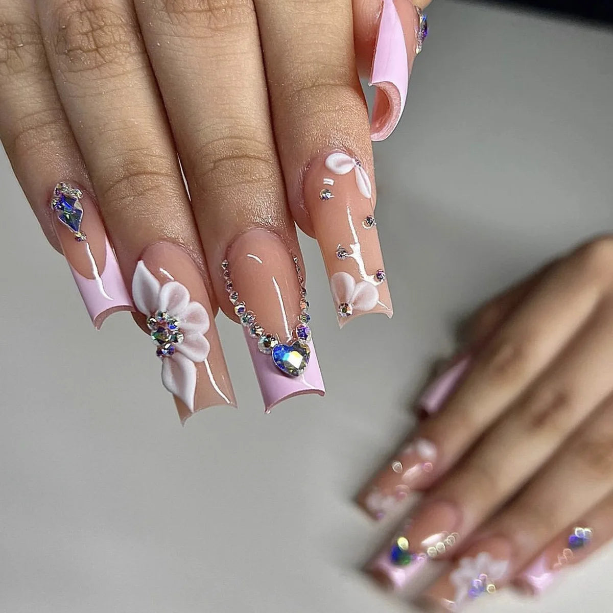 ✨ 24pcs Gold French Border Press-On Nails – Long Coffin Style with Rhinestones