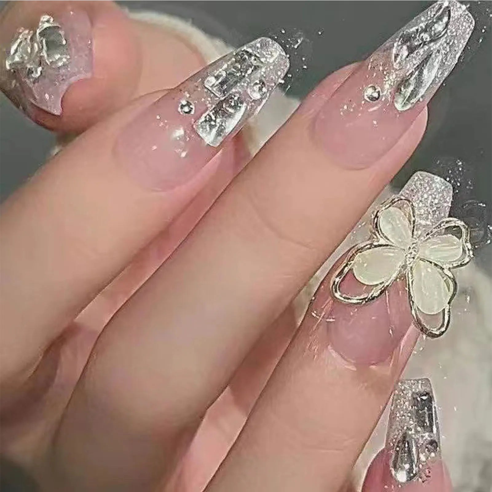 🦋 Bright Shining Butterfly False Nails – Sparkle, Style & Delicate Charm