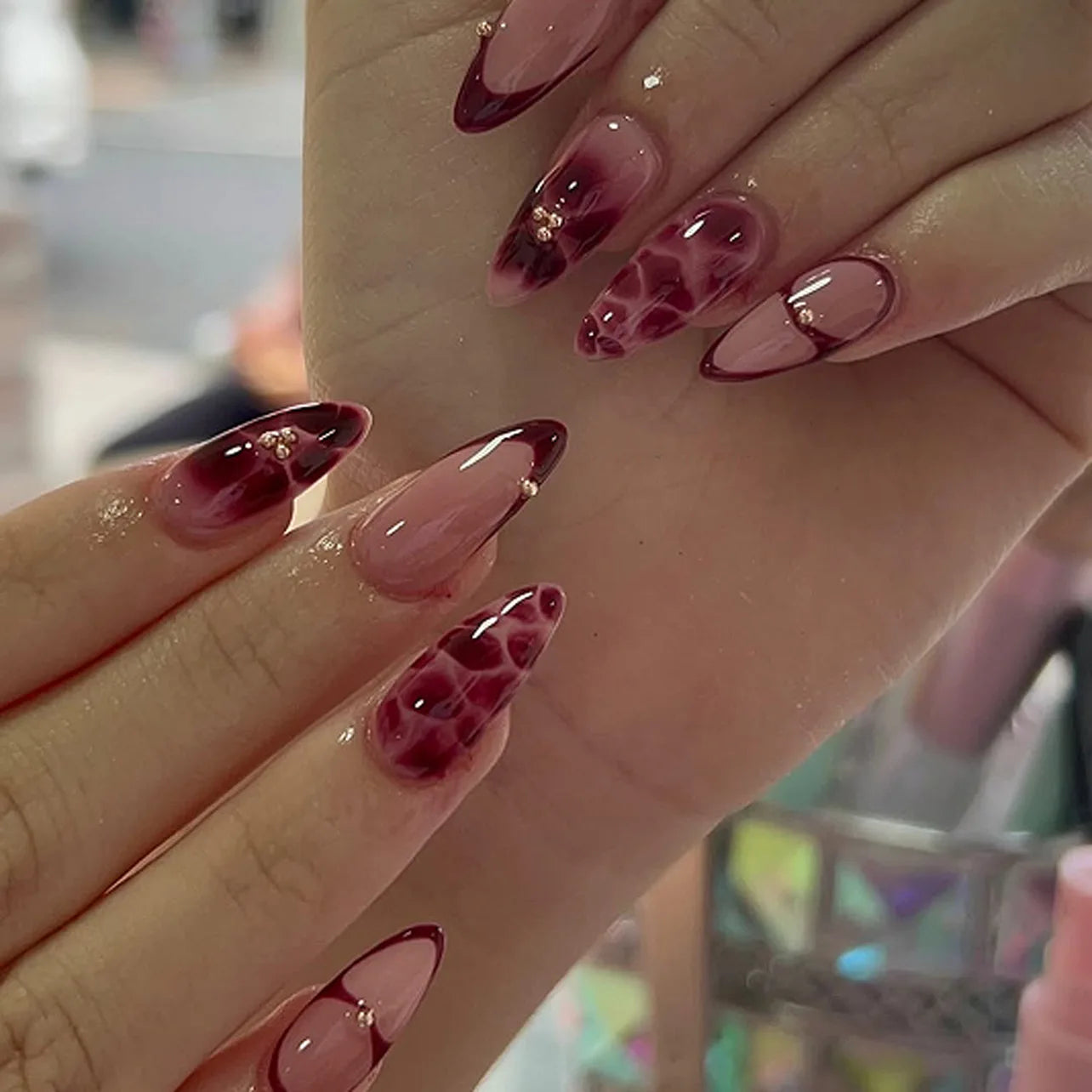 🌼 24pcs White Flower Press-On Nails – INS Yellow & Pink Blush Tones