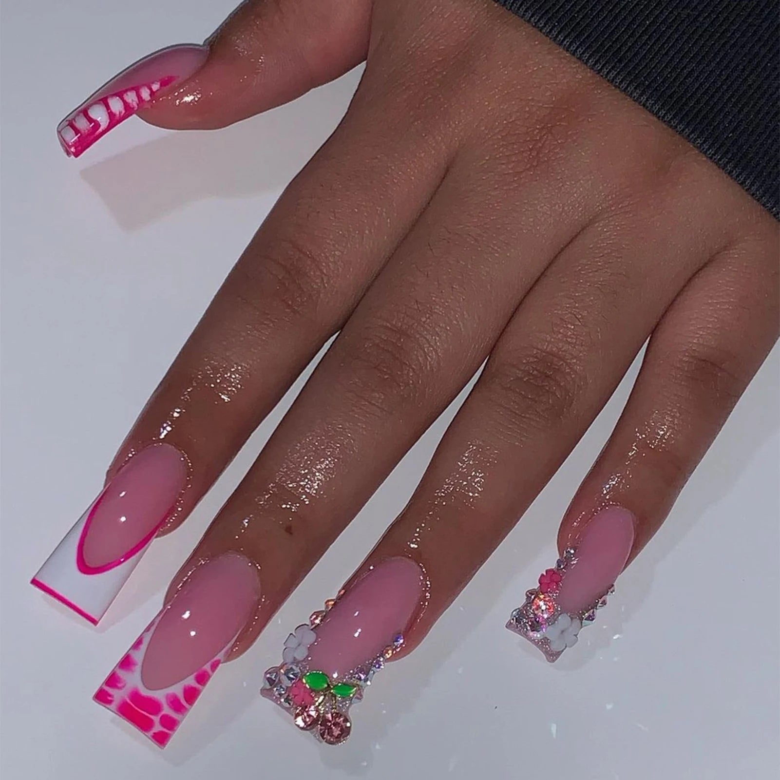 🐆 Duckbill Leopard French Press-On Nails – Y2K Glam with a Punk Edge